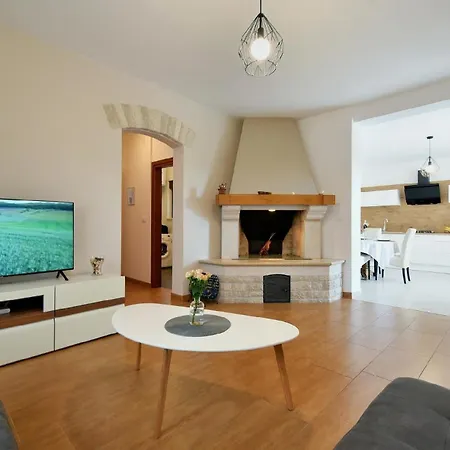 Mit Privatpool Fuer 6 Personen Ca 100 Qm In Galizana, Istrien Istrische Riviera * Galizana