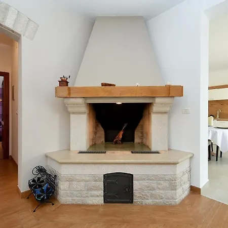 Holiday home Mit Privatpool Fuer 6 Personen Ca 100 Qm In Galizana, Istrien Istrische Riviera Galizana