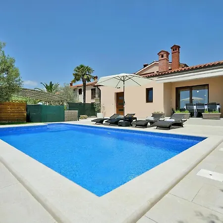 Mit Privatpool Fuer 6 Personen Ca 100 Qm In Galizana, Istrien Istrische Riviera *