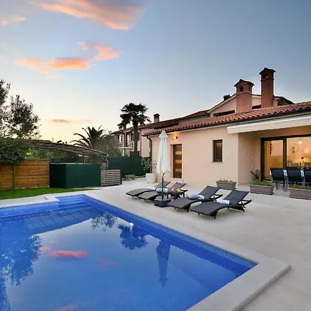 Mit Privatpool Fuer 6 Personen Ca 100 Qm In Galizana, Istrien Istrische Riviera *