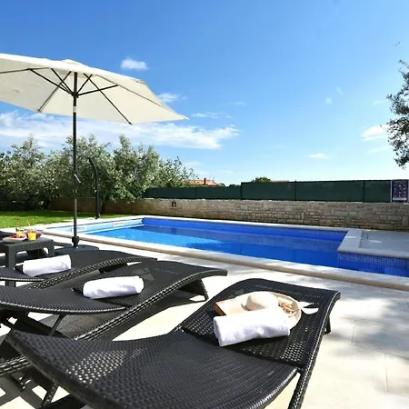 Holiday home Mit Privatpool Fuer 6 Personen Ca 100 Qm In Galizana, Istrien Istrische Riviera